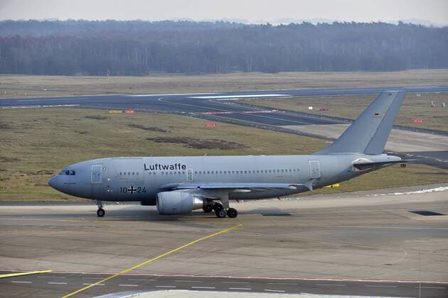 13.02.2013, Köln, DEU, Deutschland, ein AIRBUS A310 -304 MRTT ( Otto Lilienthal) der Luftwaffe auf dem Flughafen Köln-Bonn