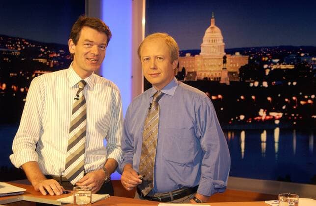 Kerry gegen Bush - Die Nacht der Entscheidung Am 02.11.2004 meldet sich das Erste anlässlich der US - Wahlen live aus Washington mit JÖRG SCHÖNENBORN (l) UND TOM BUHROW