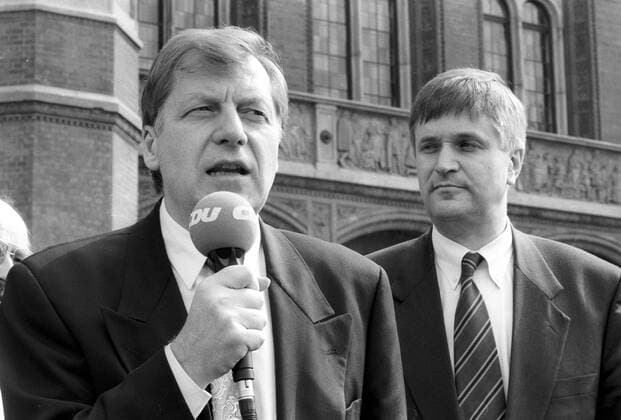 Auftaktveranstaltung zum Europawahlkampf der CDU in Berlin: Generalsekretär Peter Hintze (re., Deutschland CDU) neben Eberhard Diepgen (Deutschland CDU Regierender Bürgermeister Berlin)
