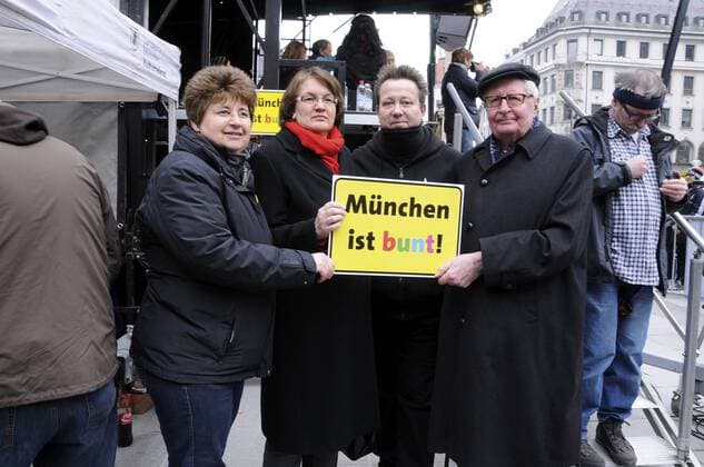 München 23.03.13 Marienplatz Kundgebung und Kultur München ist Bunt Micky Wenngatz Organisatorin Christine Strobl Sebastian Krumbiegel Hans Jochen Vogel