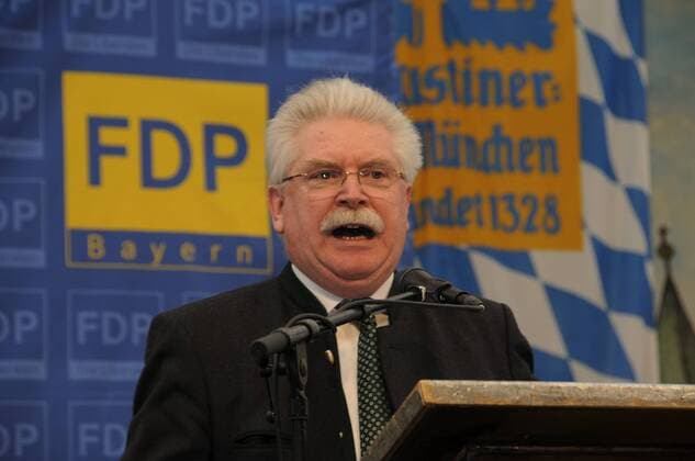 München 24.03.13 Fürstenrieder Frühlingsfest FDP Frühschoppen Martin Zeil Minister FDP
