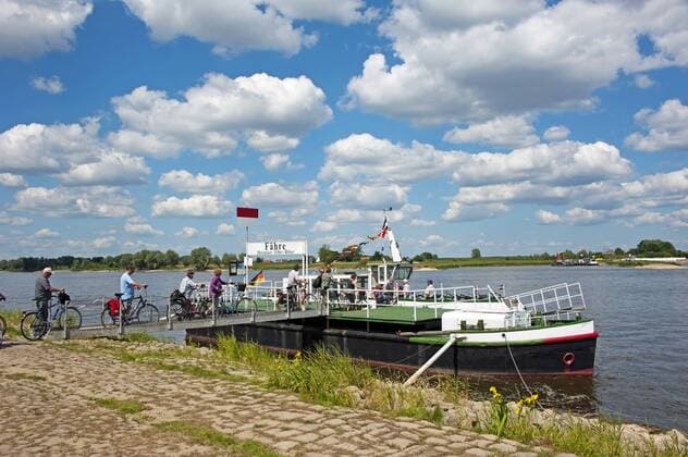 Ferry, Bitter, river Elbe, Mecklenburg-Western Pomerania, Germany Faehre, Bitter, Mecklenburg-Vorpommern, Deutschland Fähre für Fußgänger und Fahrradfahrer, Faehre fuer Fussgaenger und Fahrradfahrer, Elbfähre, Elbfaehre nach Hitzacker - McPFSC