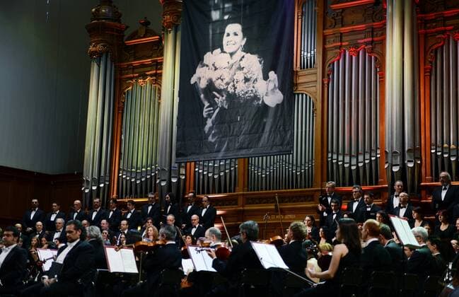 ITAR-TASS: MOSCOW, RUSSIA. MARCH 28, 2013. The opening ceremony of the 4th International Mstislav Rostropovich Festival at the Grand Hall of the Moscow Conservatory. Pictured behind is a portrait of Rostropovich s late wife Galina Vishnevskaya.  RE117B07