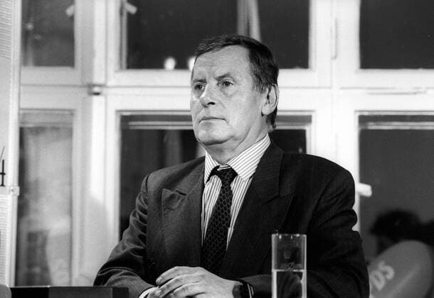 Wahlabend zur Europawahl 1994 in Berlin: Parteivorsitzender Lothar Bisky (Deutschland PDS)