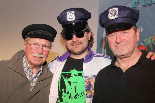 Eckart Dux, Leonhard Mahlich und Holger Mahlich bei einer Fünf Freunde -Lesung im Rahmen der Aktion Lesen ohne Atomstrom - Die erneuerbaren Lesetage in der Bücherei Hühnerposten. Hamburg, 25.04.2013 Foto:xgbrcix xFuturexImage