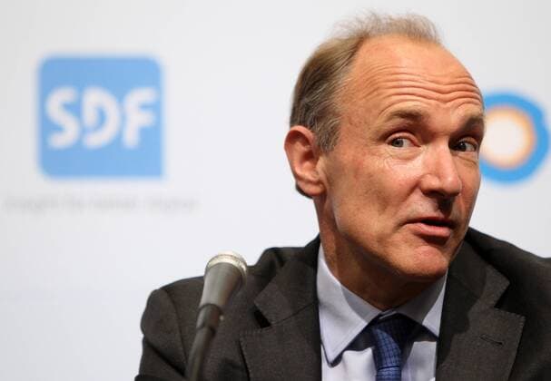 (130502) -- SEOUL, May 2, 2013 (Xinhua) -- Tim Berners-Lee, inventor of the World Wide Web, speaks during a press conference of the Seoul Digital Forum 2013 in Seoul, South Korea, May 2, 2013. The two-day Seoul Digital Forum, an annual technology forum, held here Thursday. (Xinhua Park Jin-Hee)(axy) SOUTH KOREA-SEOUL-2013 SEOUL DIGITAL FORUM 