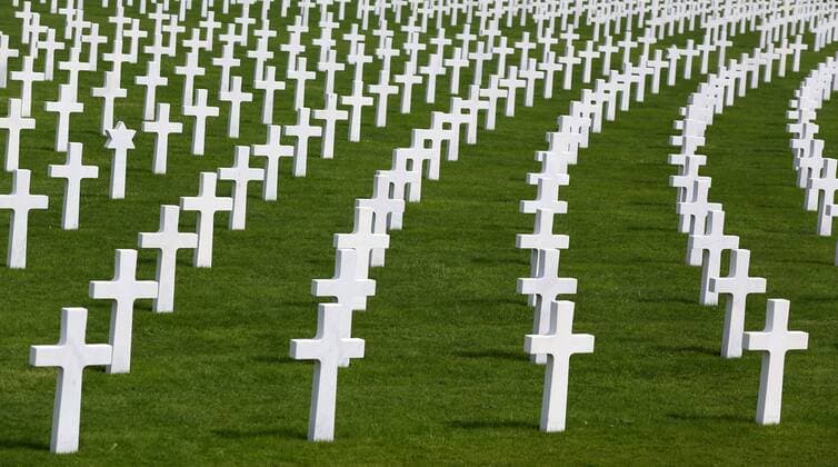 Henri-Chapelle American Cemetery and Memorial ( dt.: Amerikanischer Soldatenfriedhof mit Gedenkstätte in Henri-Chapelle ) ist eine Kriegsgräberstätte mit einem Denkmal und liegt in der Nähe der historischen belgischen Ortschaft Henri-Chapelle. Der etwa 23 Hektar große Friedhof wurde im September 1944 von der 1. US-Infanteriedivision als Gefallenenfriedhof errichtet. Bis zum Jahr 1960 wurde dieser umgebaut und neu gestaltet und am 9. Juli 1960 eingeweiht. Amerikanischer Soldatenfriedhof Henri Chapelle