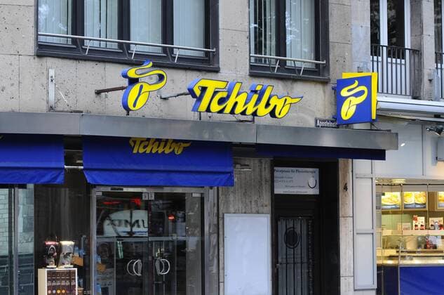 Eine Filiale des Kaffeerösters und Einzelhandelunternehmen TCHIBO in Köln am 01.06.2013.