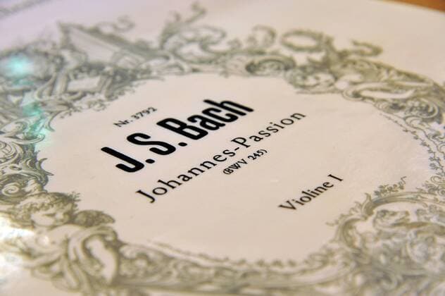 Deckblatt der Johannes-Passion auf der Hauptorgel der evangelisch-lutherischen Marktkirche in Hannover (Foto vom 15.03.2011) . Die Johannes-Passion von Johann Sebastian Bach ist die Leidensgeschichte Jesu, wie sie im Johannesevangelium beschrieben wird. DER ABDRUCK DES EPD-FOTOS IST HONORARPFLICHTIG! Kirchenmusik: Die Johannes-Passion von Johann Sebastian Bach 360789 EDITORIAL USE ONLY