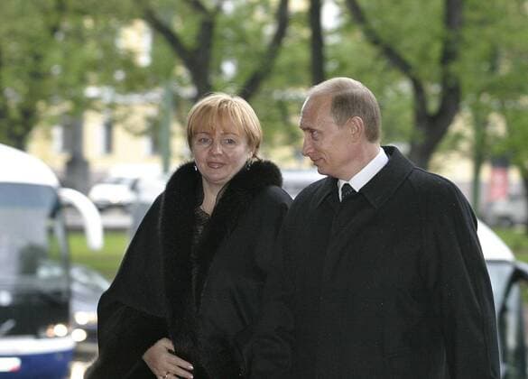 Russia, Saint Petersburg. Russia-EU Summit. Anniversary celebrations of the Saint Petersburg. In picture: Russian President Vladimir Putin with wife Lyudmila. 