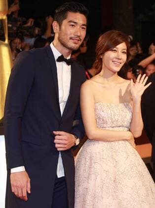 (130615) -- SHANGHAI, June 15, 2013 (Xinhua) -- Actress Kim Ha Neul and actor Godfrey Gao pose on the red carpet for the opening ceremony of the 16th Shanghai International Film Festival in Shanghai, east China, June 15, 2013. (Xinhua Pei Xin) (hdt) CHINA-SHANGHAI-FILM FESTIVAL-OPEN (CN) 