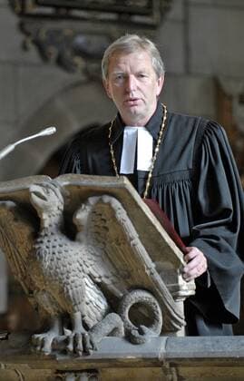 Der sächsische Landesbischof Jochen Bohl spricht bei einem Gottesdienst im Zwickauer Dom St. Marien am 12.10.2008 zu Beginn der Tagung der Generalsynode der Vereinigten Evangelisch-Lutherischen Kirche Deutschlands (VELKD). DER ABDRUCK DES EPD-FOTOS IST HONORARPFLICHTIG! Landesbischof Jochen Bohl, Gottesdienst im Zwickauer Dom 275985 EDITORIAL USE ONLY