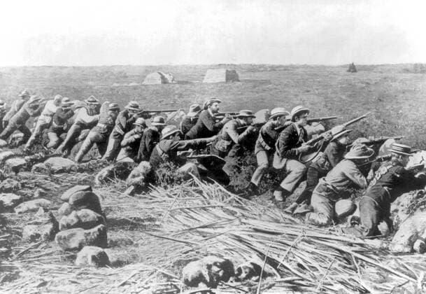 Boer War South Africa Boer Commandors in trenches before Mafeking 1900 UnitedArchives00174374 