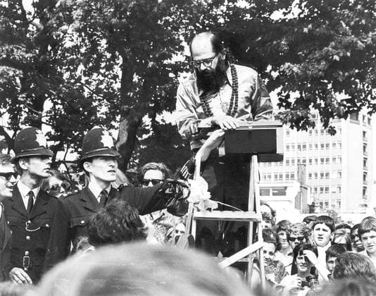 American beat Poet and Pot preacher Allen Ginsberg at Hippie-meeting in Hyde Park London July 16 1967 UnitedArchives00178636 