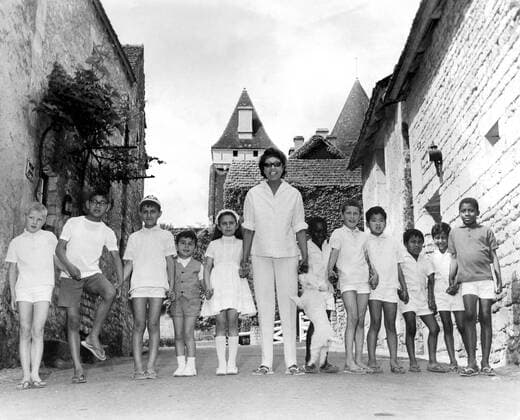 IMAGO ICONS: Josephine Baker Josephine Baker with her International family of children 1964, Vereinte Nationen, UN UnitedArchives00521077 