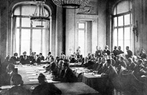 Versailles Peace Conference May 1919 UnitedArchives00576013 