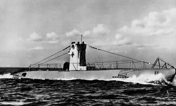 German Submarine U 9 Type IIB Displacement 250 tons, U-Boot, Uboot, Unterseeboot, Tauchboot, U Boot UnitedArchives00576035 