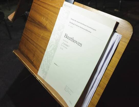 Christus am Ölberg , das einzige Oratorium von Ludwig van Beethoven wird am Sonntag (07.07.2013) in der Industriekathedrale Alte Schmelz in Sankt Ingbert (Saar) als getanztes Oratorium welturaufgeführt. Konzept und Choreografie stammen von Marguerite Donlon, Ballettdirektorin des saarländischen Staatstheaters. Es spielt der Münchener Bach-Chor und das Bach-Orchester unter der Leitung von Hansjörg Albrecht. Es tanzen die Tänzerinnen und Tänzer der Donlon Dance Company (DDC) Ballett des saarländischen Staatstheaters. Musikfestspiele07071301D.jpg