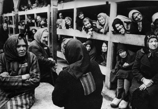 WW2: In one of the women s barracks of the Oswiecim concentration camp, 1945. Auschwitz, Poland., Befreiung, KZ, Konzentrationslager, Konzentrationslager, KZ UnitedArchives00922456 