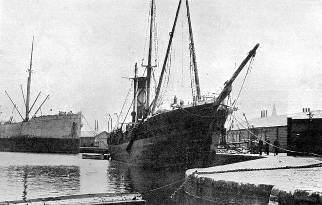 The Antarctic for Australia, Dr Mawson s ship, The Aurora, getting ready. 15 July 1911 UnitedArchives00927862 
