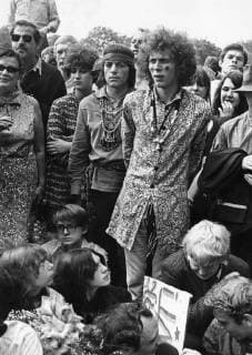 International Happening in Hyde Park with British and American Hippies at a rally 1967 UnitedArchives00934114 