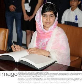 Berühmte Feministinnen, Malala Yousafzai Malala Yousafzai, die 16 jährige pakistanische Girls Education Aktivistin, die einen Kopfschuss der Taliban überlebte, spricht im Rahmen des United Nations Youth Assembly als erste Jugendliche vor den Vereinten Nationen. Die Vereinten Nationen erklärten ihren Geburtstag, den 12. Juli, zum Malala Day . New York, 12.07.2013 Foto:xD.xVanxTinex xFuturexImage