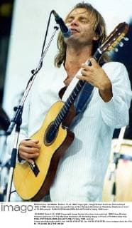 1988: STING (Gordon Sumner) performs at The Mandela Rockfest at Wembley Stadium in front of 70,000 people.  UnitedArchives00956696