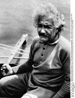 Albert Einstein on his yacht on holiday July 1930  UnitedArchives01018266