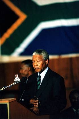 IMAGO History, Ende der Apartheid in Südafrika: 1990-1994 NELSON MANDELA President of South Africa, making a speech. April 994  !!ACHTUNG: AUFNAHMEDATUM GESCHÄTZT!! UnitedArchives01026154