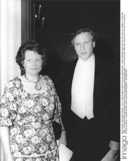 IMAGO ICONS: Sir David Attenborough David Attenborough and his wife Jane in London on 15th May 1980. Â  UnitedArchives01032228