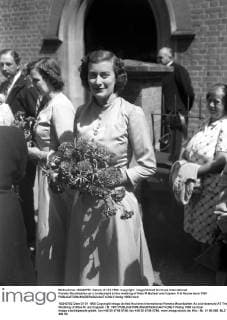 Pamela Mountbatten as a bridesmaid at the wedding of Miss M Bulteel and Captain R B Reynardson 1951  UnitedArchives01116288