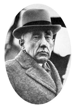 Roald Engelbrecht Gravning Amundsen (1872-1928), Norwegian explorer. Amundsen led the first expedition to reach the South Pole, arriving at the Pole in December 1911, one month before the ill-fated British expedition commanded by Captain Scott. In 1918 he became the first to navigate the Northwest Passage, discovering in the process that the route could never be navigable for large vessels. In 1928 he was killed in the Arctic in a plane crash while searching for the missing Italian aeronaut Umberto Nobile. Credit: Ann Ronan Picture Library HIP TopFoto, Norwegen  UnitedArchives01161164