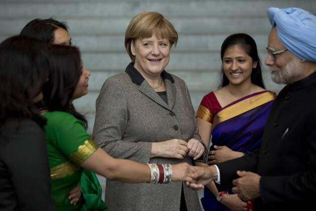 Deutschland, Berlin, Bundeskanzleramt, 2. Deutsch-Indische Regierungskonsultationen, Treffen Bundeskanzlerin Angela Merkel CDU und indischer Premierminister Manmohan Singh mit einer indischen Schulklasse, 11.04.2013