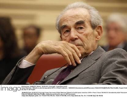 Robert Badinter - Debatte zu den Europawahlen 2014 in Paris Frankreich - 16 09 2013 GwendolineLeGoff Panoramic 
