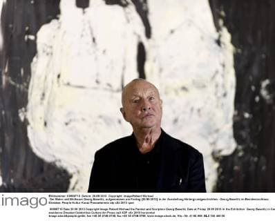 Der Maler und Bildhauer Georg Baselitz, aufgenommen am Freitag (20.09.2013) in der Ausstellung Hintergrundgeschichten - Georg Baselitz im Residenzschloss Dresden. RM001