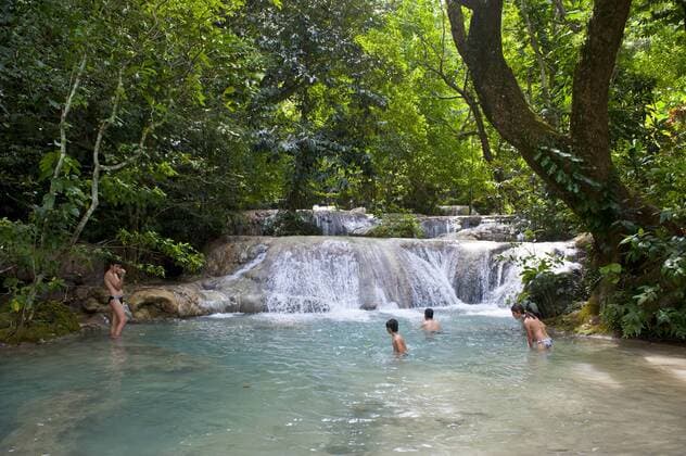  Wasserfälle Mele-Maat Cascades, Mele Maat, Insel Efate, Provinz Shefa, Vanuatu, Ozeanien iblrun03577318.jpg