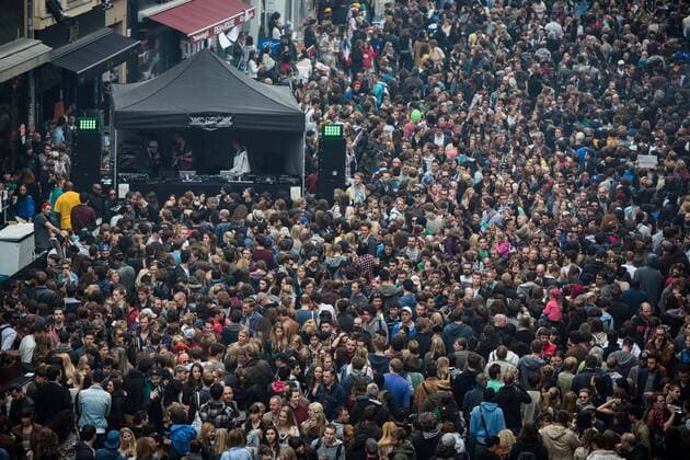 Hinweis: Dieses Bild ist Teil der Fotostrecke 1. Mai Berlin, Myfest am Mittwoch (01.05.13) in Kreuzberg in Berlin.