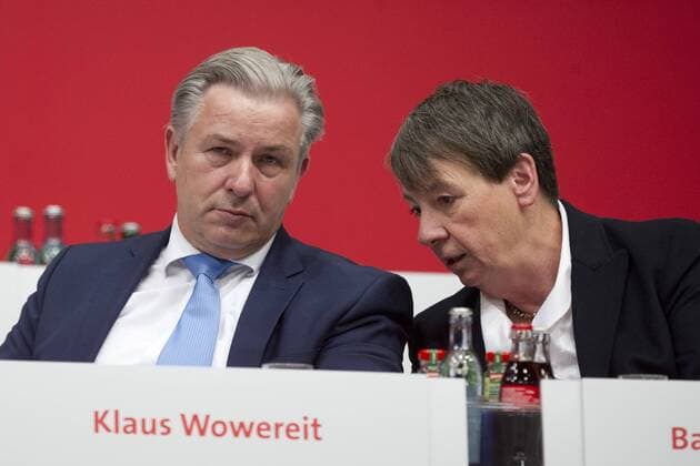 Klaus WOWEREIT, Stellv. SPD-Vorsitzender, Regierender Buergermeister von Berlin, Barbara HENDRICKS, Schatzmeisterin der SPD, Mitglied des Deutschen Bundestages, Politik, SPD Bundes-Parteitag, vom 14.-16.11.2013 in Leipzig M E S S E L E I P Z I G Deutschland. Â