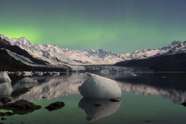 USA: Alaska Polarlicht über dem College Fjord, Prinz-William-Sund, Alaska iblpbl03787945.jpg