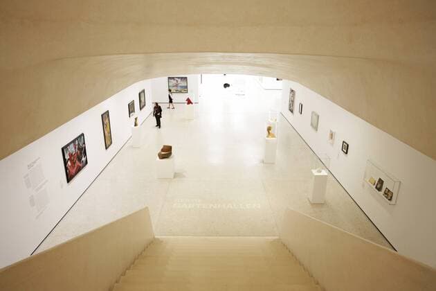 Architektur von Hans Hollein Anbau für Moderne Kunst im Städel Museum in Frankfurt am Main Anbau für Moderne Kunst im Städel Museum in Frankfurt am Main