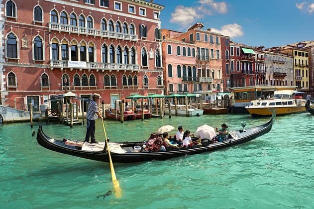  Gondeln auf dem Canal Grande, Venedig, Venetien, Italien, Europa iblpwn03734608.jpg