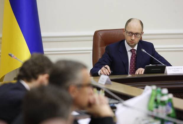 Ukrainian Prime Minister Arseniy Yatsenyuk holds a government meeting in Kiev on March 16, 2014. Ukraine held a referendum vote today on the status of Crimea and whether to give the land to Russia.  KIE2014031605