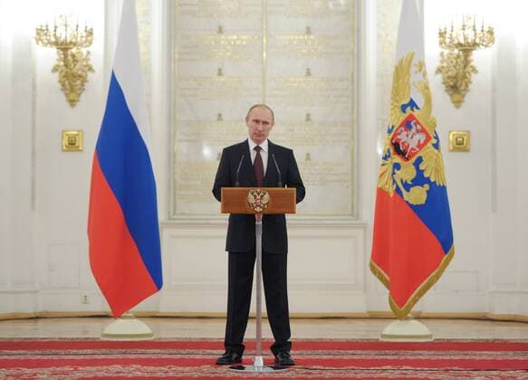 ITAR-TASS: MOSCOW, RUSSIA. MARCH 28, 2014. Russia s president Vladimir Putin at a ceremony in Moscow s Kremlin marking the promotion of senior officers of the Interior Ministry, the Ministry of Emergency Situations, the Federal Drug Control Service, and other security forces to higher ranks.  Aufmacher RE13E2FA
