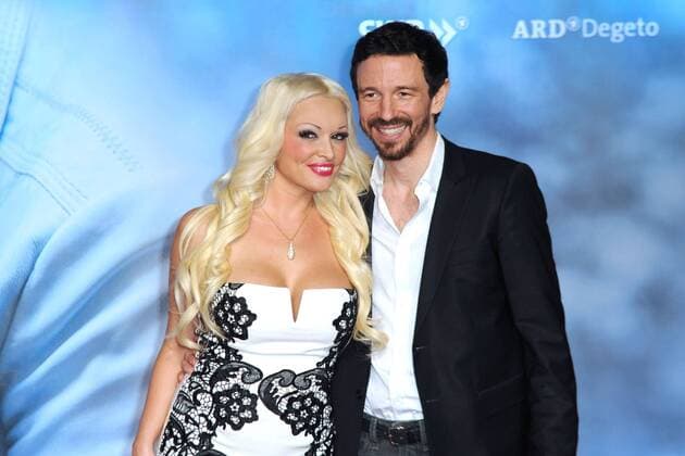 ARD: Frauchen und Deiwelsmilch . Schauspielerin Daniela Katzenberger und Produzent Oliver Berben anläßlich eines Photocalls und Previews des Regionalkrimis Frauchen und Deiwelsmilch am 07.04.2014 im CineStar Ludwigshafen.