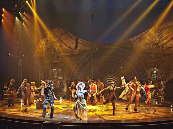Acrobatic actors of Cirque du Soleil perform Kurios-Cabinet of Curiosities to media in Montreal, Canada, April 11, 2014. The Cirque du Soleil unveiled its latest production Kurios-Cabinet of Curiosities to the media here on Friday. The 35th production since 1984 of the Montreal based Cirque du Soleil will start live performances on April 24 in Montreal before touring Quebec City and Toronto later this year. The show centers on a character whose curio cabinet comes to life with imaginary characters with a cast of 46 artists from 13 different countries around the world. (Xinhua Andrew Soong) CANADA-MONTREAL-CIRQUE-DU-SOLEIL-KURIOS-CABINET-OF-CURIOSITIES 