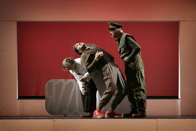 drama-berlin.de 04.05.2014 Theater am Kurfuerstendamm Berlin DER HUNDERTJAEHRIGE, DER AUS DEM FENSTER STIEG UND VERSCHWAND (nach dem Roman von Jonas Jonasson, bearbeitet von Axel Schneider), Regie: Eva Hosemann, Buehne: Stephan Bruckmeier, Kostueme: Volker Deutschmann, Koproduktion mit Altonaer Theater Hamburg, Premiere in Berlin am 09.05.2014. Szene mit Alexander Klages (als Julij Popow), Stephan Szasz (als Allan Emmanuel Karlsson) und Achim Wolff (als Stalin Marschall Merezkow). Theater am Kurfuerstendamm Berlin THE HUNDRED-YEAR-OLD MAN WHO CLIMBED OUT THE WINDOW AND DISAPPEARED based on the novel by Jonas Jonasson, edited by Axel Schneider, directed by Eva Hosemann, stage design Stephan Bruckmeier, costumes design Volker Deutschmann, co-production with Altonaer Theater Hamburg, opening in Berlin May 09, 2014. Scene with Alexander Klages (as Julij Popow), Stephan Szasz (as Alla Castanha drama-berlin.de