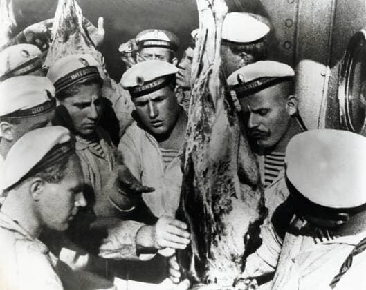 Bronenosez Potjomkin, Bronenosets Potyomkin, UdSSR 1925, aka: Panzerkreuzer Potemkin, Battleship Potemkin, Regie: Sergej Eisenstein, Darsteller: Alexander Antonow, Grigory Alexandrow, Wladimir Baraky UnitedArchives00409980