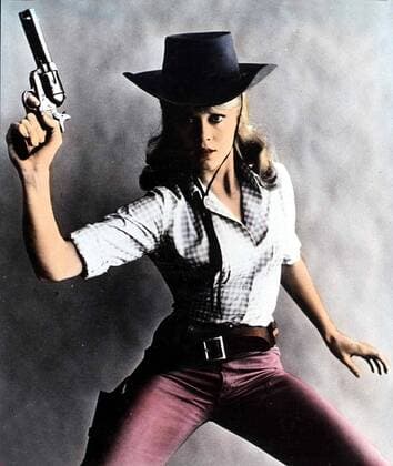 Jane Fonda Cat (Jane Fonda) greift auch selbst zur Waffe. 1965 UnitedArchives01269359