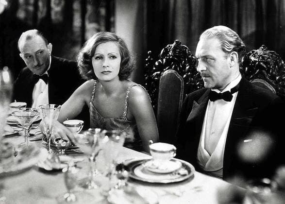 Greta Garbo, Conrad Nagel Die unglücklich verheiratete Irene Guarry (Greta Garbo) liebt den Rechtsanwalt Andre (Conrad Nagel,r). Um kein Unglück heraufzubeschwören, verzichten die beiden jedoch darauf, ihre Gefühle auszuleben. 1988 UnitedArchives01351190