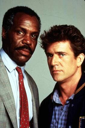 Danny Glover, Mel Gibson Murtaugh (Danny Glover) und Riggs (Mel Gibson) verbinden nur zwei Dinge: Sie haben gemeinsam in Vietnam gekaempft - und sie hassen es, mit einem Partner arbeiten zu muessen ... 1986 UnitedArchives01351903